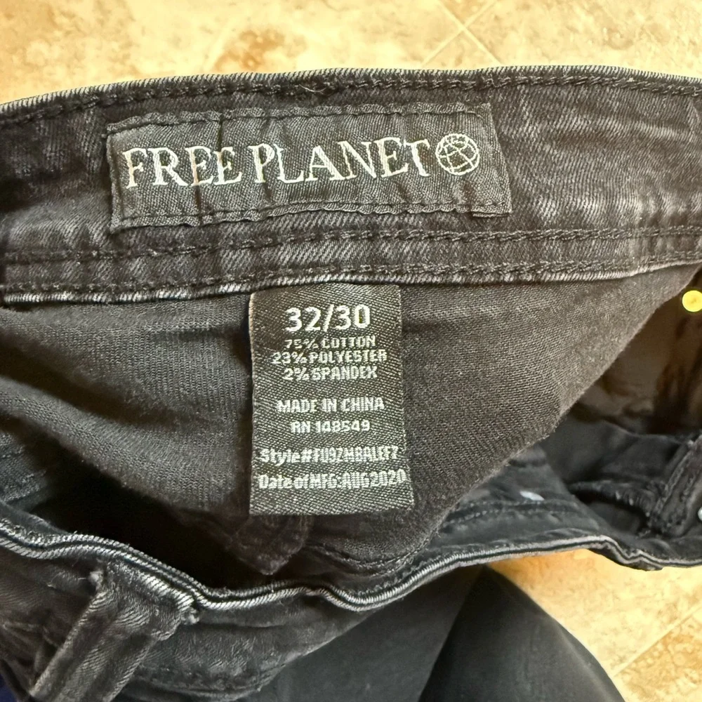 NWOT Free Planet Men's Dark Black Slim Jeans - Five Pocket Style